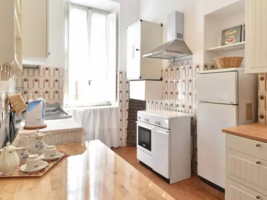 Immagine 11 di Appartamento in vendita  in viale di villa massimo a Roma