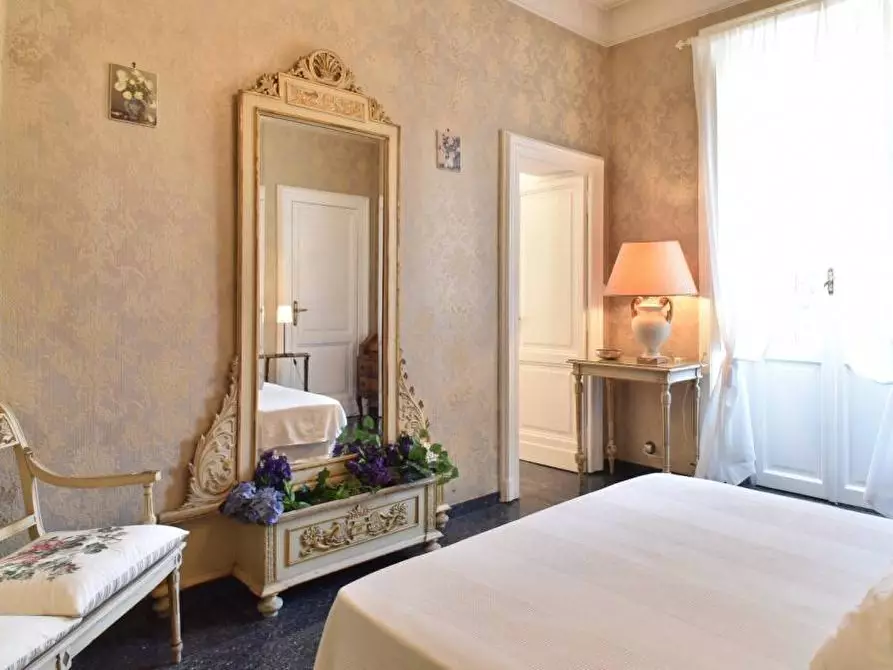 Immagine 7 di Appartamento in vendita  in viale di villa massimo a Roma