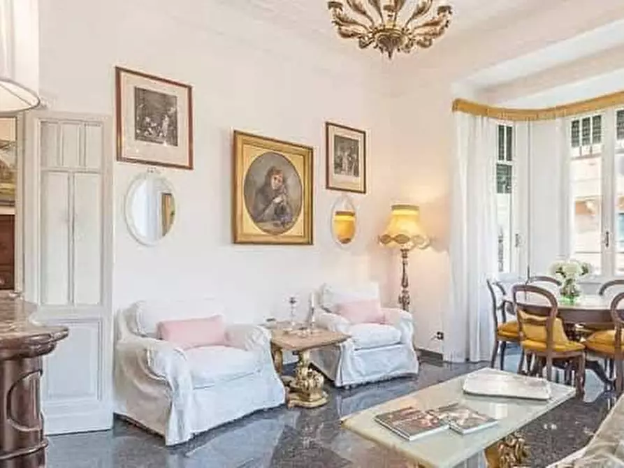 Immagine 2 di Appartamento in vendita  in viale di villa massimo a Roma