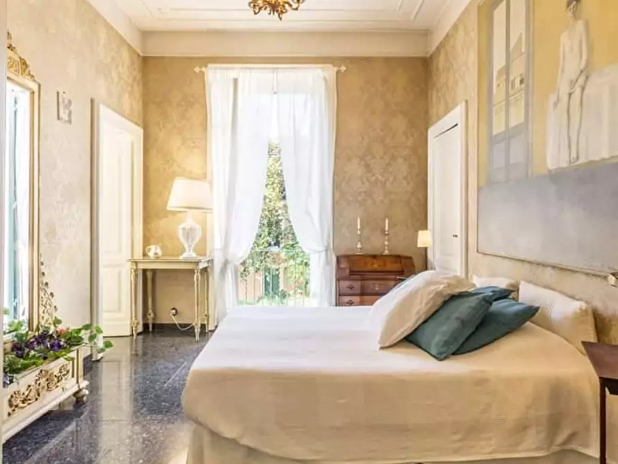 Immagine 23 di Appartamento in vendita  in viale di villa massimo a Roma