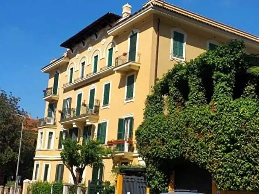 Immagine 24 di Appartamento in vendita  in viale di villa massimo a Roma