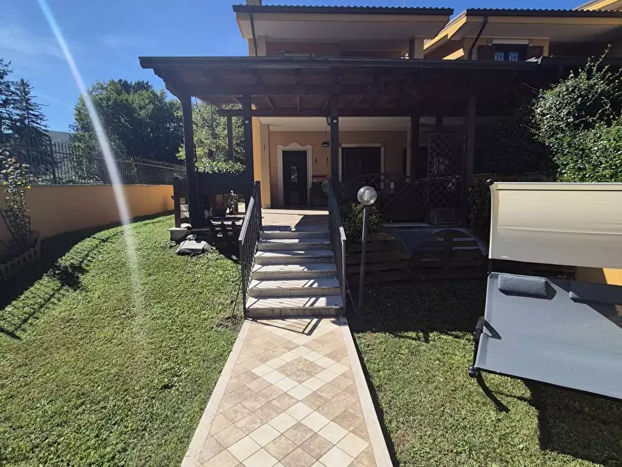 Immagine 2 di Villetta a schiera in vendita  in strada caroli a Tivoli