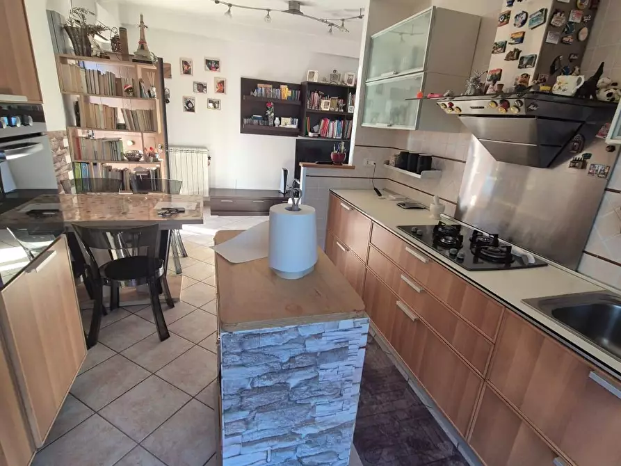 Immagine 2 di Appartamento in vendita  in località le cese 6 a Canale Monterano