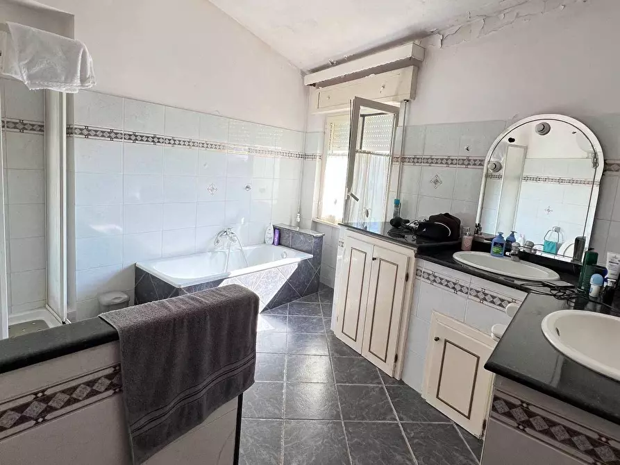 Immagine 11 di Appartamento in vendita  in traversa del giglio 6 a Rignano Flaminio