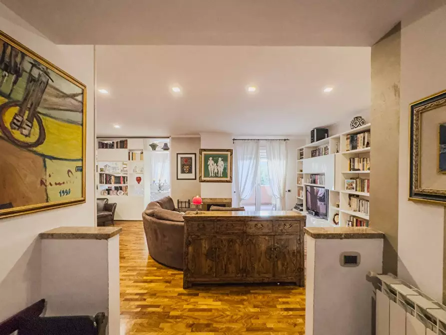 Immagine 3 di Appartamento in vendita  in Via di Grottarossa 1282 a Roma
