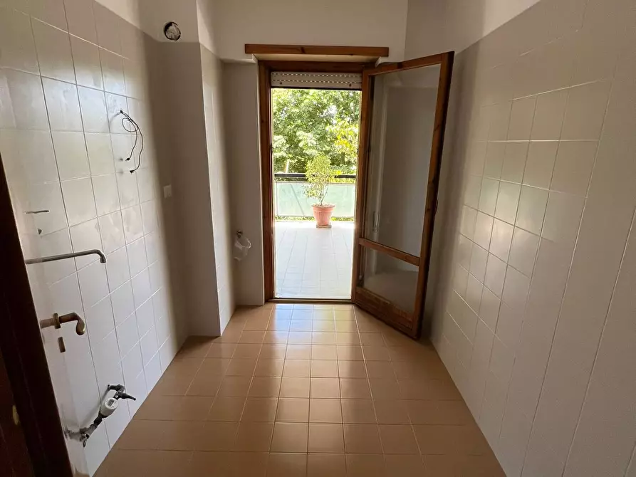 Immagine 4 di Appartamento in vendita  in via trasaghis a Roma