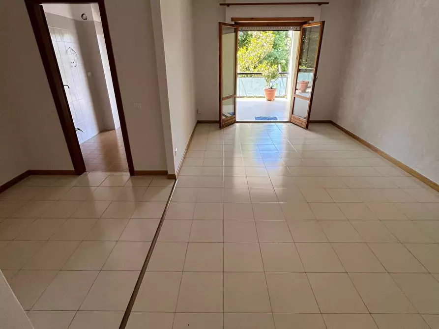 Immagine 6 di Appartamento in vendita  in via trasaghis a Roma