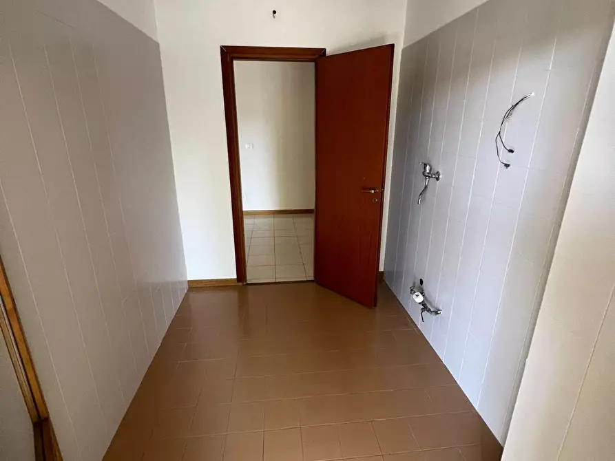 Immagine 9 di Appartamento in vendita  in via trasaghis a Roma
