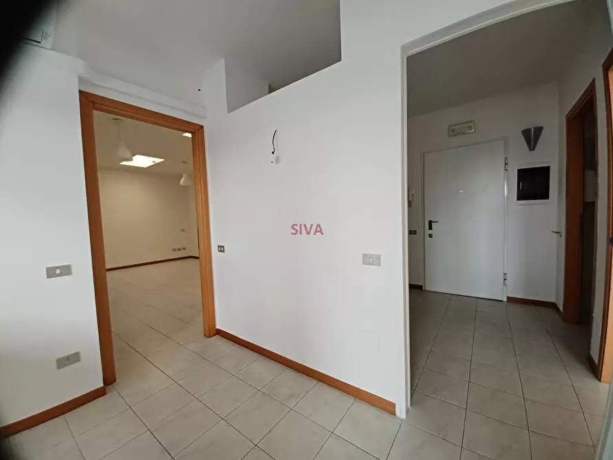 Immagine 10 di Ufficio in vendita  in Via Newton 30 a Ravenna