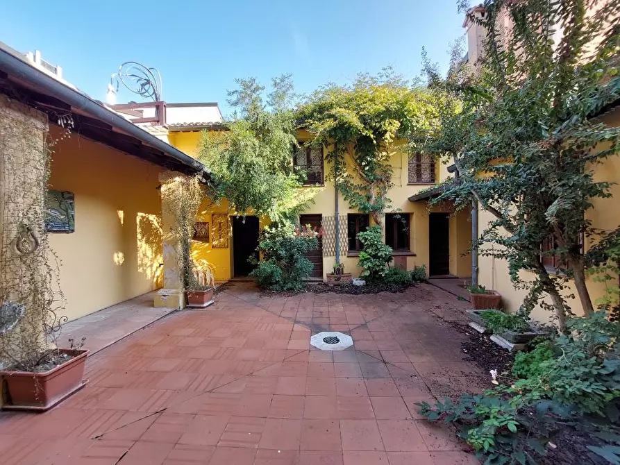 Immagine 1 di Villa in vendita  in Via Giuseppe Pasolini 54 a Ravenna