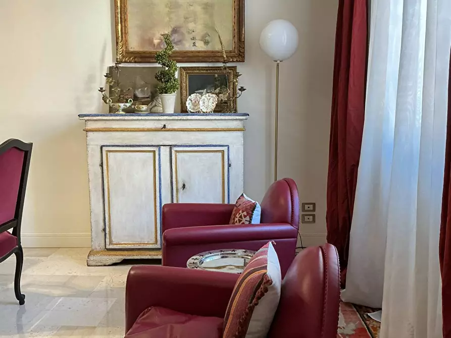 Immagine 11 di Appartamento in vendita  a Ravenna