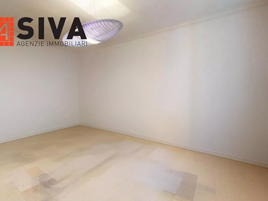 Immagine 12 di Appartamento in vendita  a Ravenna