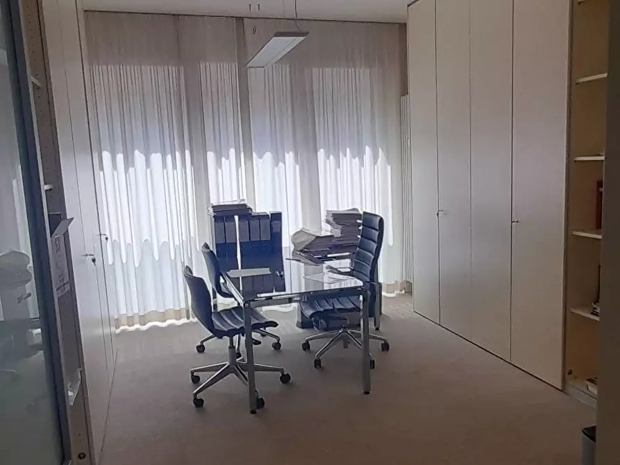 Immagine 10 di Ufficio in affitto  in Via G: Rasponi 11 a Ravenna