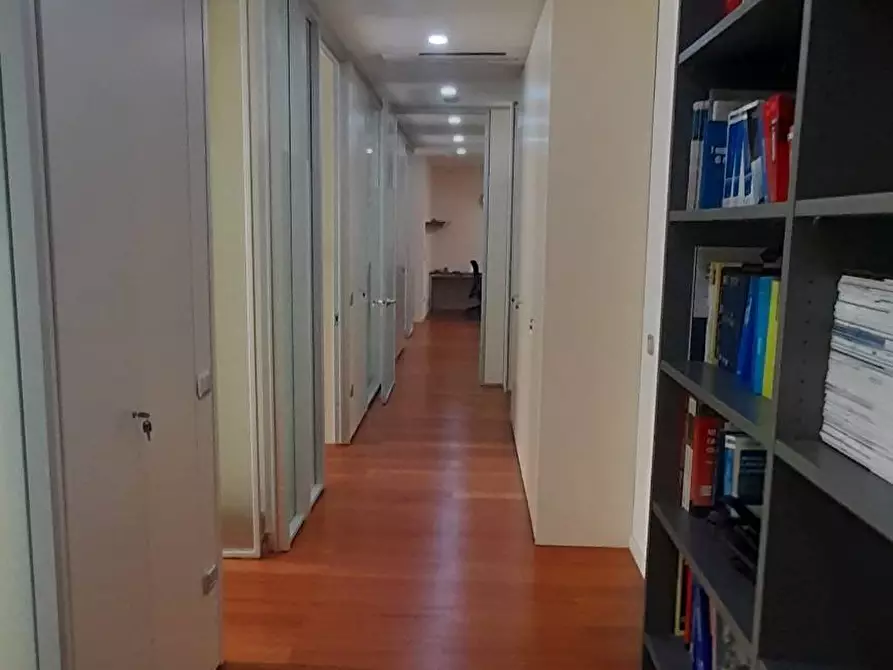 Immagine 17 di Ufficio in affitto  in Via G: Rasponi 11 a Ravenna