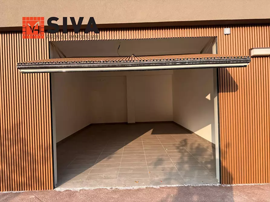 Immagine 33 di Villa in vendita  in Via Angelo Lolli 11 a Ravenna