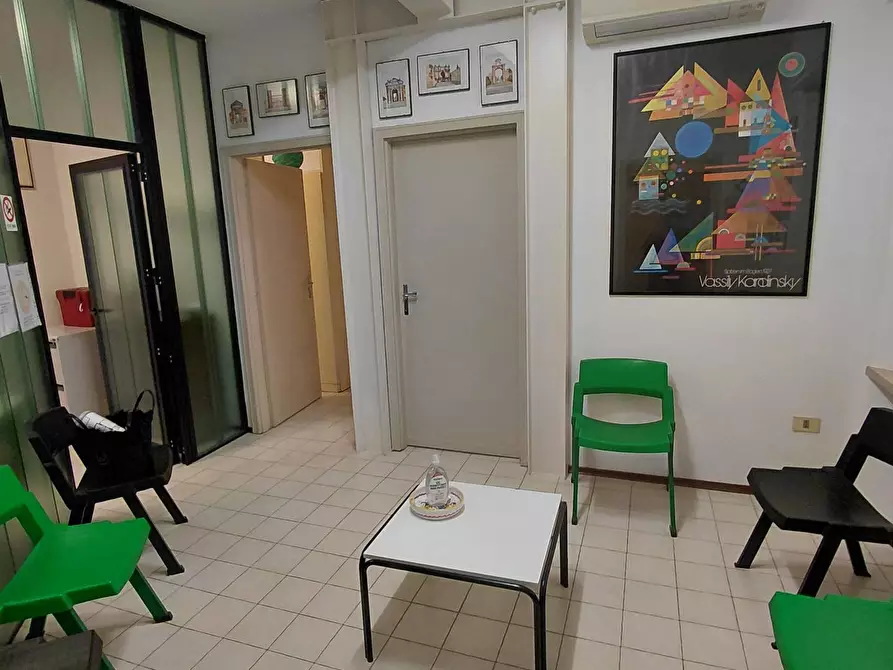 Immagine 1 di Ufficio in affitto  a Ravenna