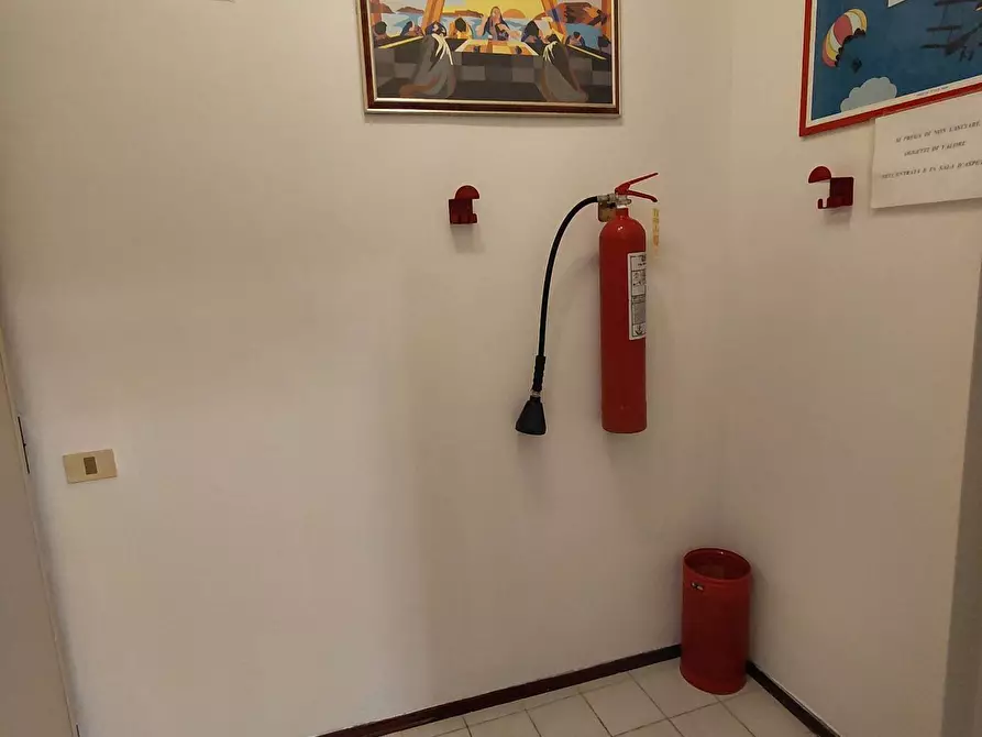 Immagine 8 di Ufficio in affitto  a Ravenna