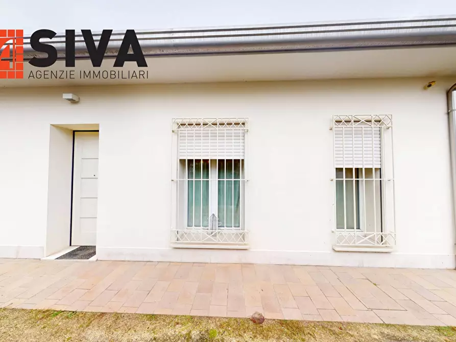 Immagine 1 di Casa indipendente in vendita  in Via Fiume Avisio 83 a Ravenna