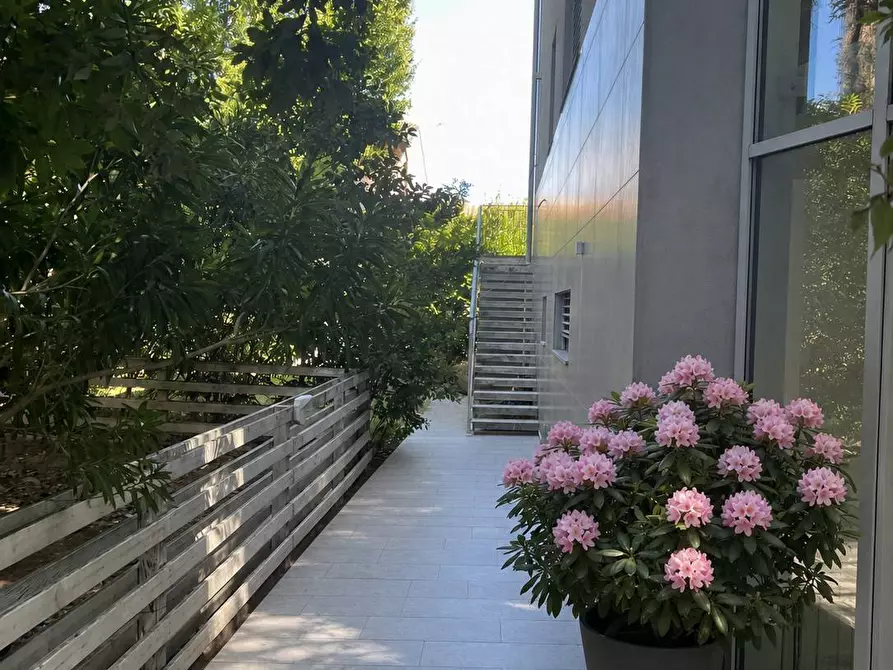 Immagine 1 di Villa in vendita  in via mario montanari 8 a Ravenna