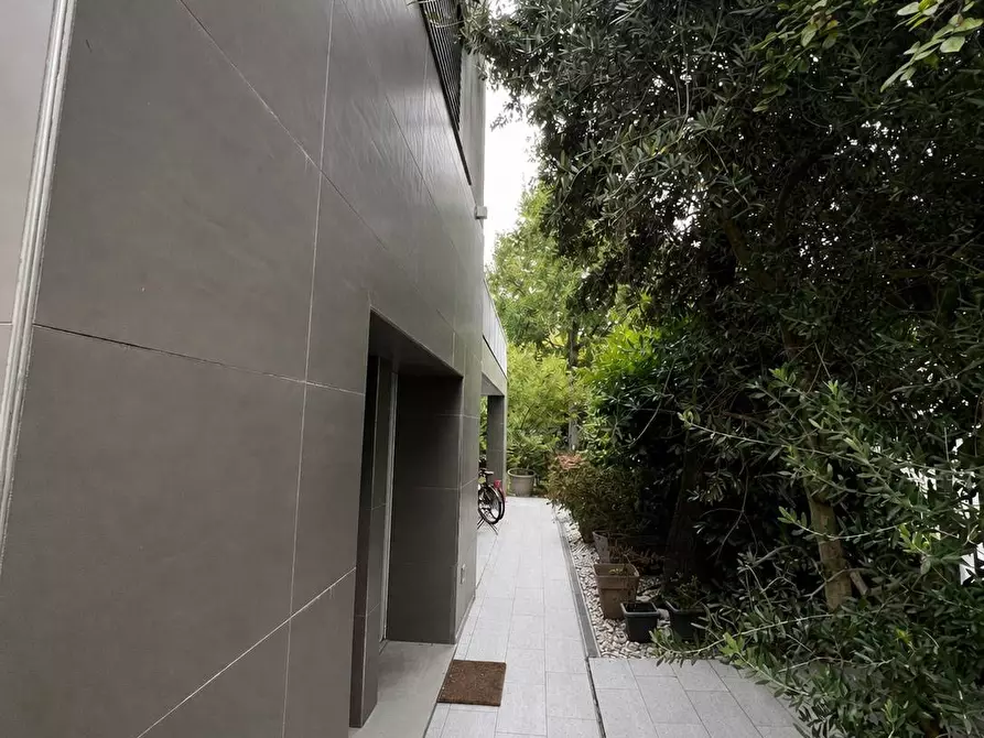 Immagine 2 di Villa in vendita  in via mario montanari 8 a Ravenna