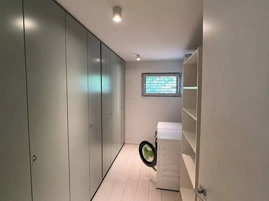Immagine 10 di Villa in vendita  in via mario montanari 8 a Ravenna