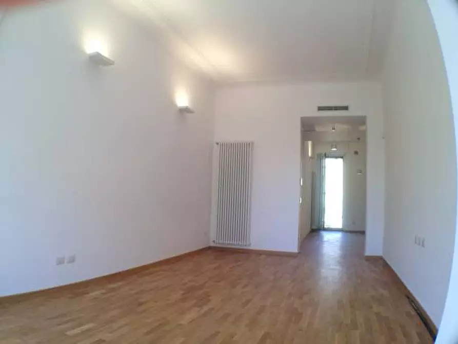 Immagine 4 di Appartamento in affitto  in Via Degli Scipioni a Milano