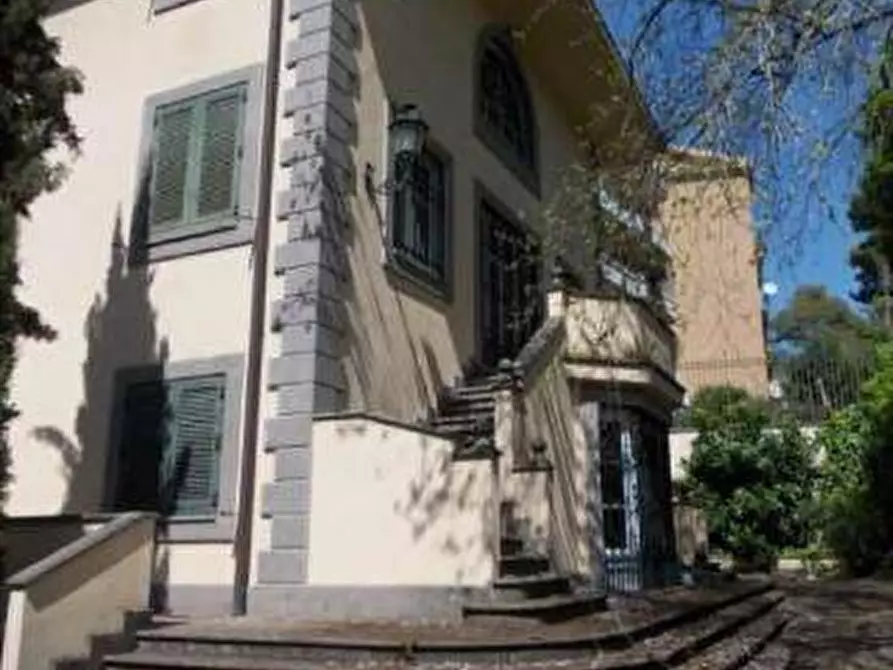 Immagine 1 di Villa in vendita  in Via Della Mendola a Roma