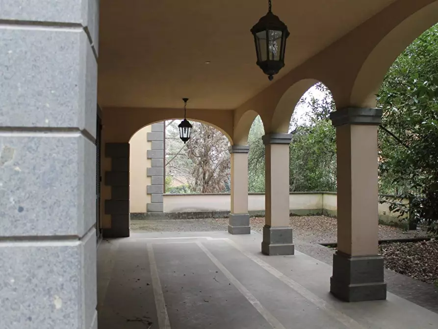 Immagine 4 di Villa in vendita  in Via Della Mendola a Roma