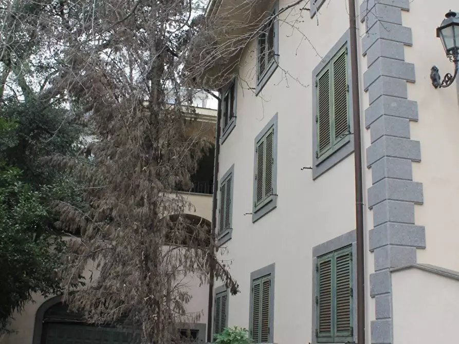 Immagine 3 di Villa in vendita  in Via Della Mendola a Roma