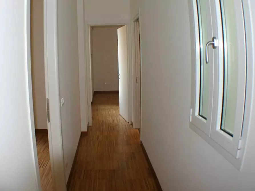 Immagine 5 di Appartamento in affitto  in Via Marghera 14 a Milano