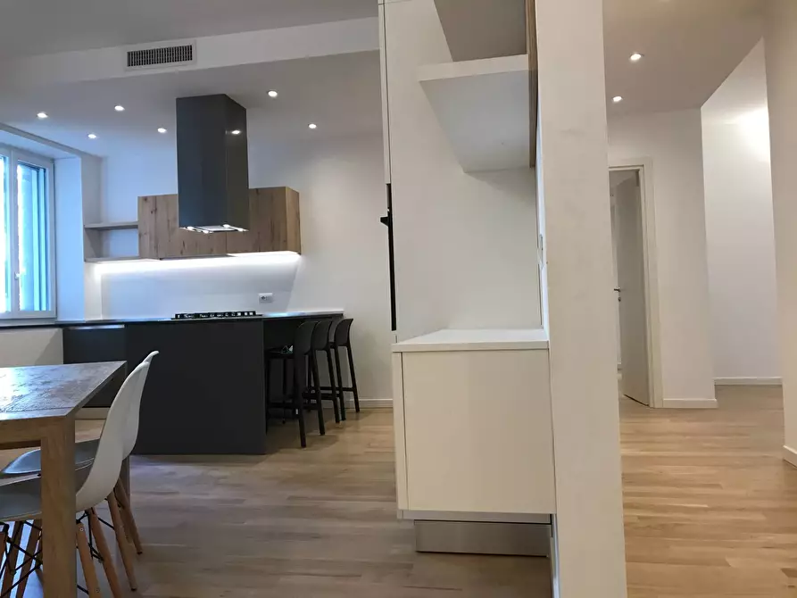 Immagine 4 di Appartamento in affitto  in Via Piero Della Francesca a Milano
