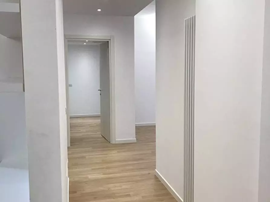 Immagine 1 di Appartamento in affitto  in Via Piero Della Francesca a Milano