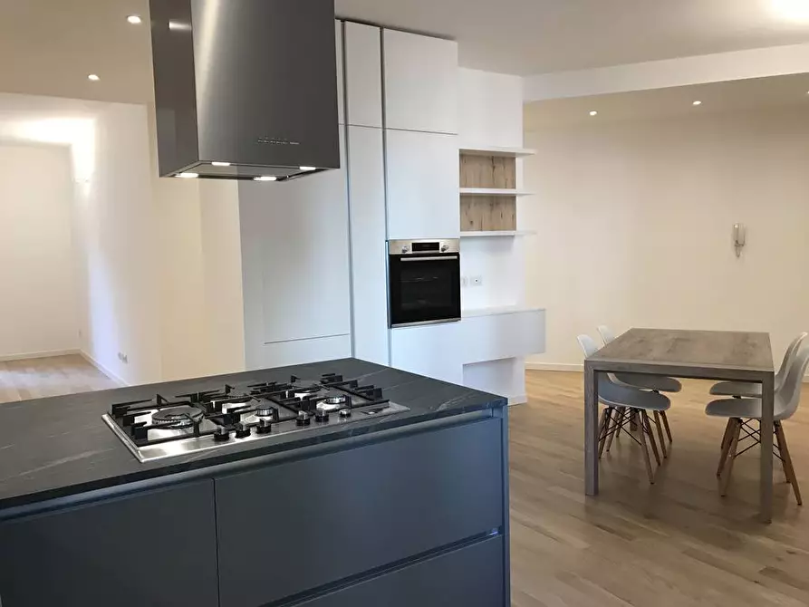 Immagine 5 di Appartamento in affitto  in Via Piero Della Francesca a Milano