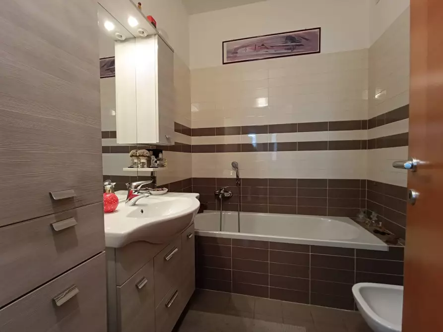 Immagine 9 di Appartamento in vendita  a Peschiera Borromeo