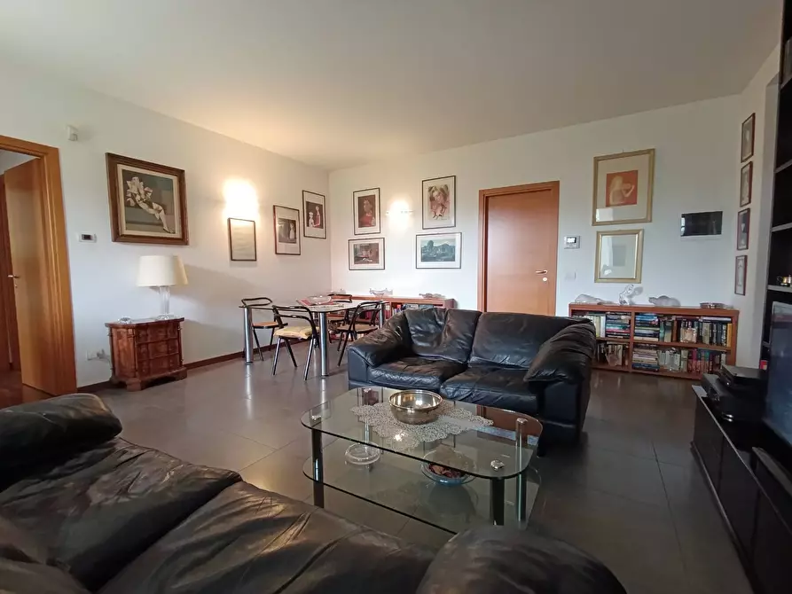 Immagine 3 di Appartamento in vendita  a Peschiera Borromeo