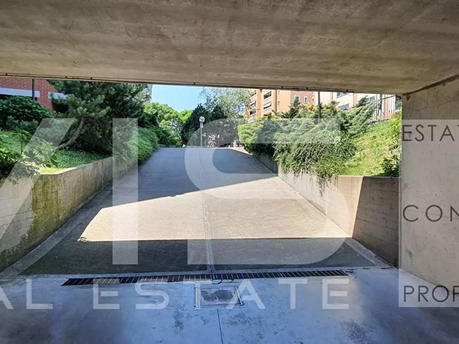 Immagine 2 di Box auto in vendita  in Via Walter Tobagi a Milano