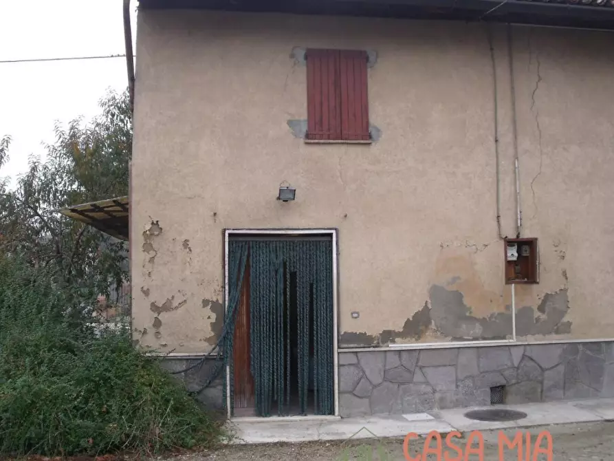 Immagine 1 di Casa semindipendente in vendita  in via santimento a Agazzano