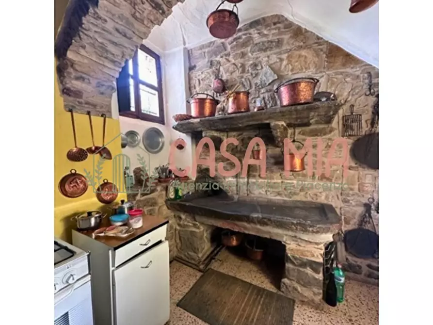 Immagine 1 di Casa indipendente in vendita  in località  poggio area a Bobbio