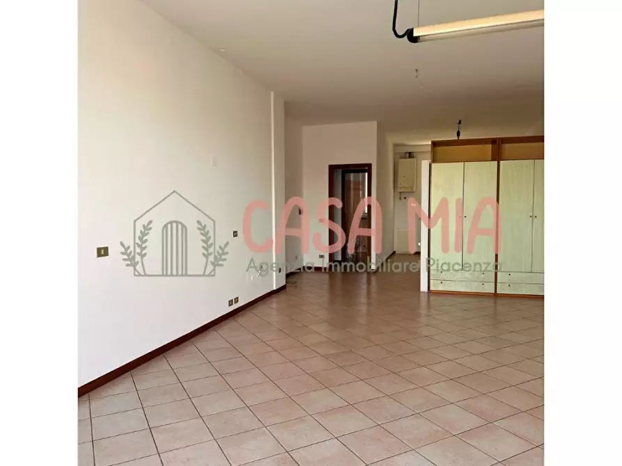 Immagine 2 di Ufficio in vendita  in via emilia est a Agazzano