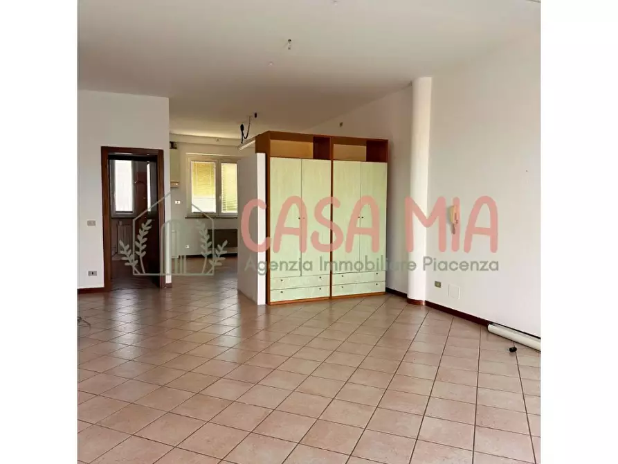 Immagine 3 di Ufficio in vendita  in via emilia est a Agazzano