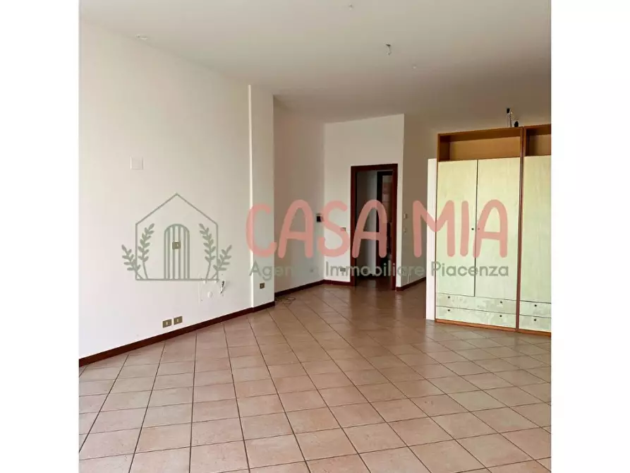 Immagine 6 di Ufficio in vendita  in via emilia est a Agazzano