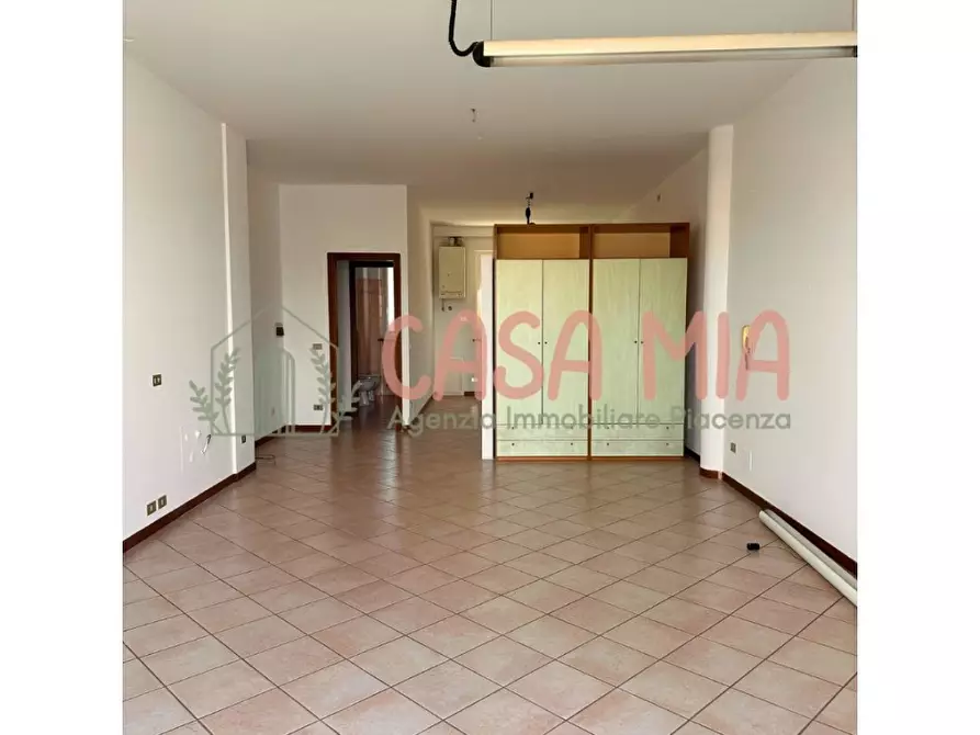 Immagine 11 di Ufficio in vendita  in via emilia est a Agazzano