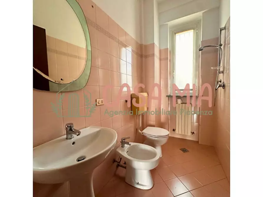 Immagine 15 di Ufficio in vendita  in via emilia est a Agazzano