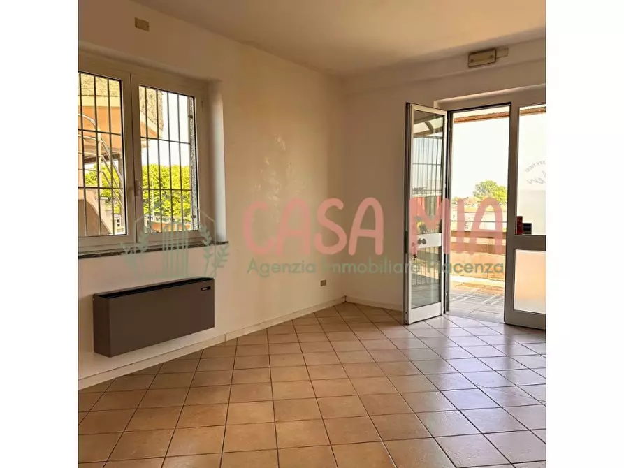 Immagine 2 di Ufficio in vendita  in via emilia est a Agazzano