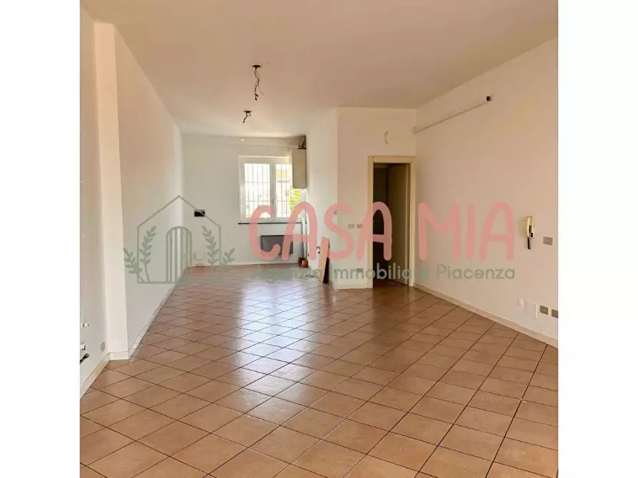 Immagine 3 di Ufficio in vendita  in via emilia est a Agazzano