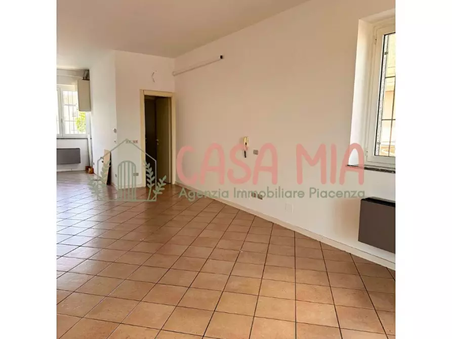 Immagine 6 di Ufficio in vendita  in via emilia est a Agazzano