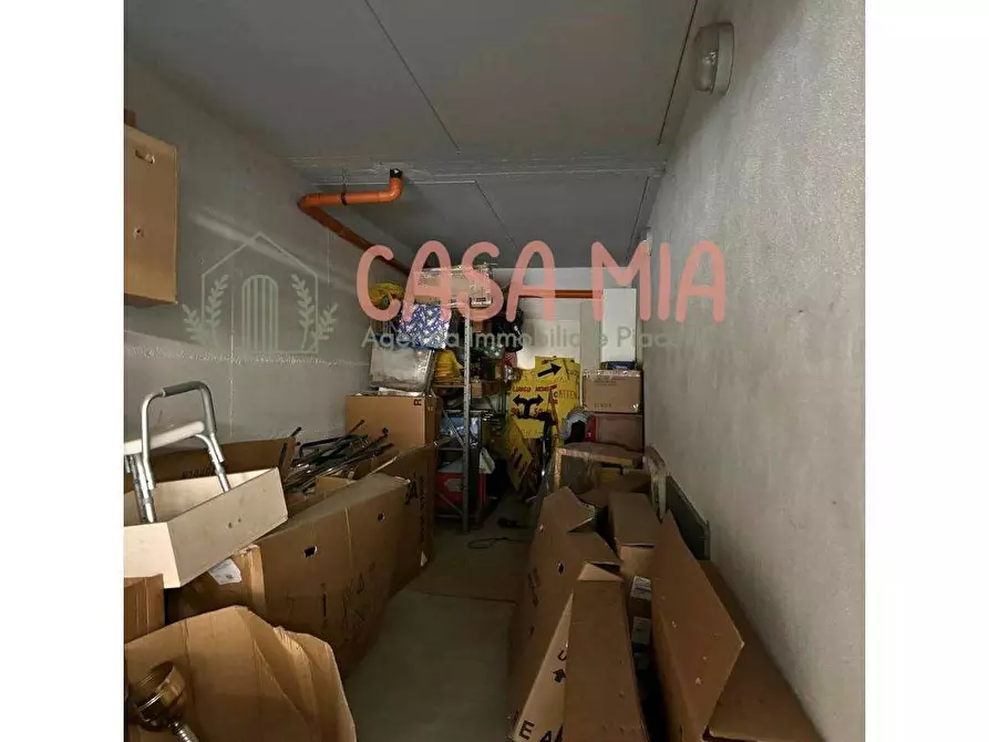 Immagine 2 di Box auto in vendita  in Via Vescovi a Agazzano