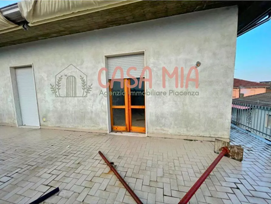 Immagine 5 di Magazzino in vendita  in via de amicis a Agazzano