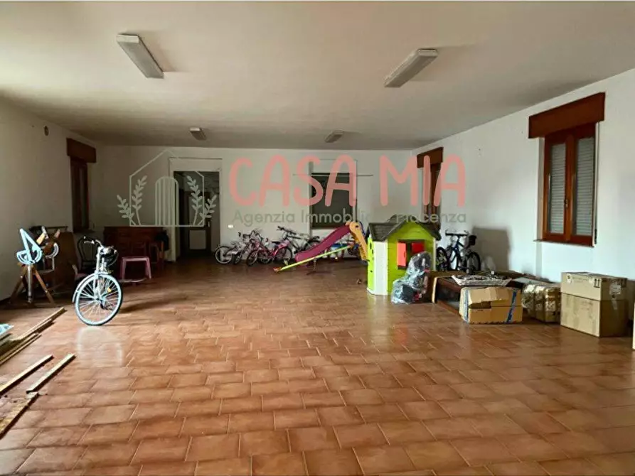 Immagine 8 di Magazzino in vendita  in via de amicis a Agazzano