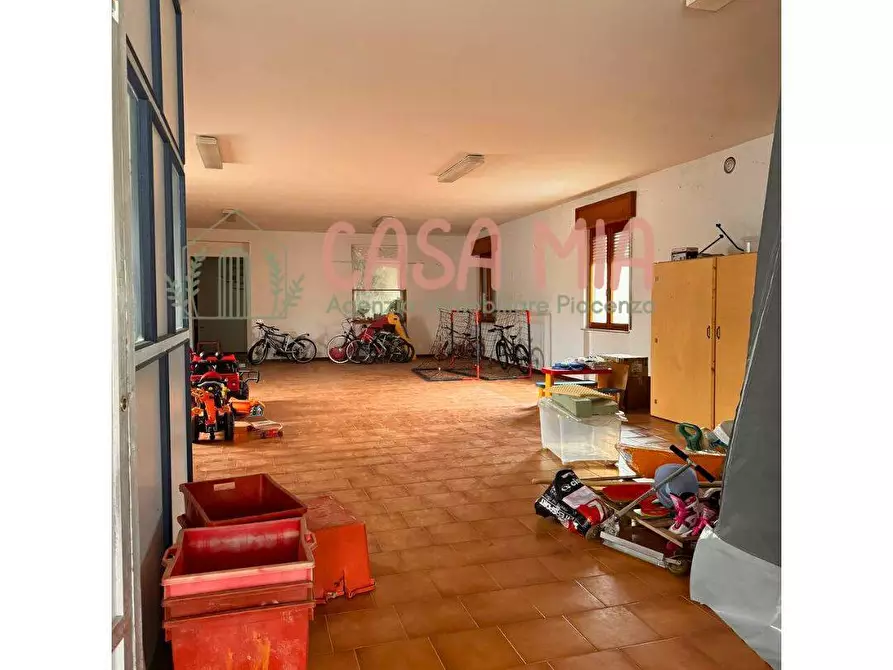 Immagine 12 di Magazzino in vendita  in via de amicis a Agazzano